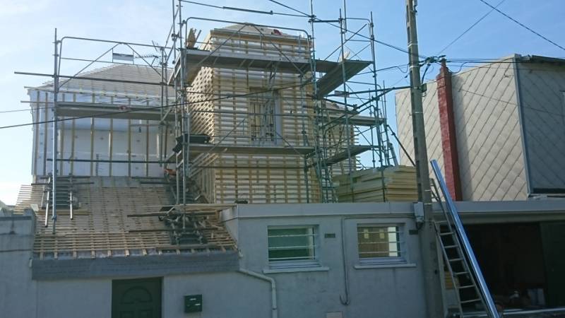 Isolation extérieure des murs et toiture avec finition ardoise proche Yport