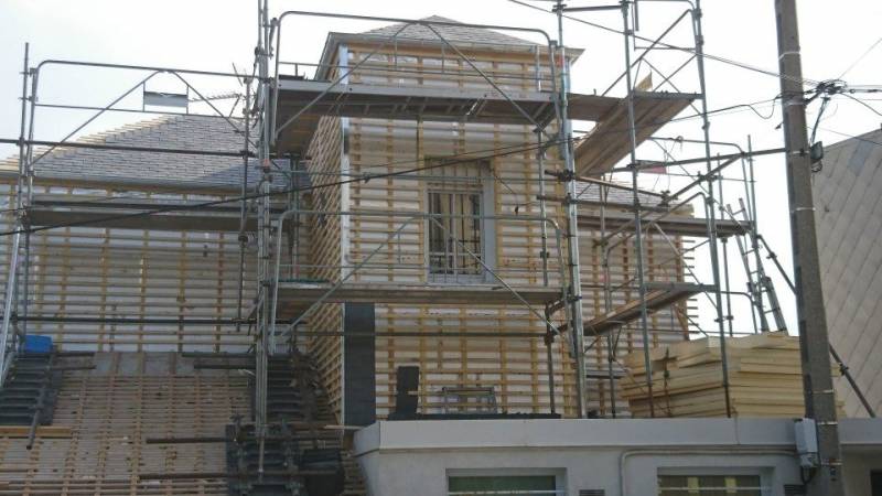 Isolation extérieure des murs et toiture avec finition ardoise proche Fauville en Caux