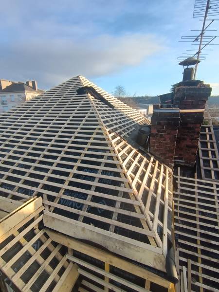 Couverture en ardoises naturelles 32x22, sur le secteur de ROUEN