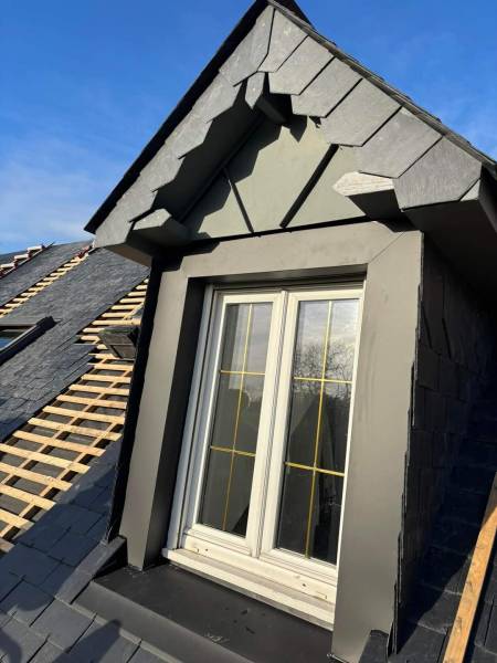 HABILLAGE DE LUCARNE EN ZINC ET COUVERTURE ARDOISES 32x22 SUR LE SECTEUR DE CRIQUETOT L'ESNEVAL
