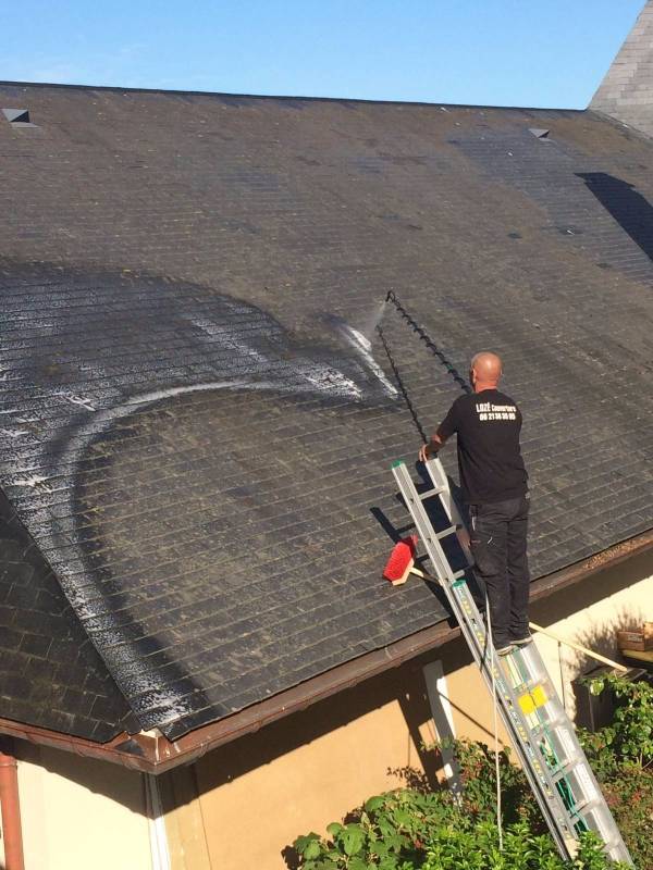 Démoussage d'une toiture ardoise  proche du Havre