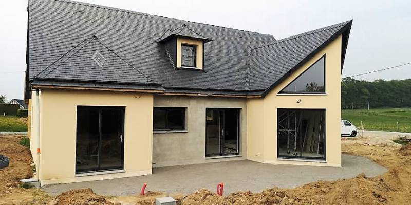 Pose d'une toiture en ardoise pour une maison neuve proche Le Havre